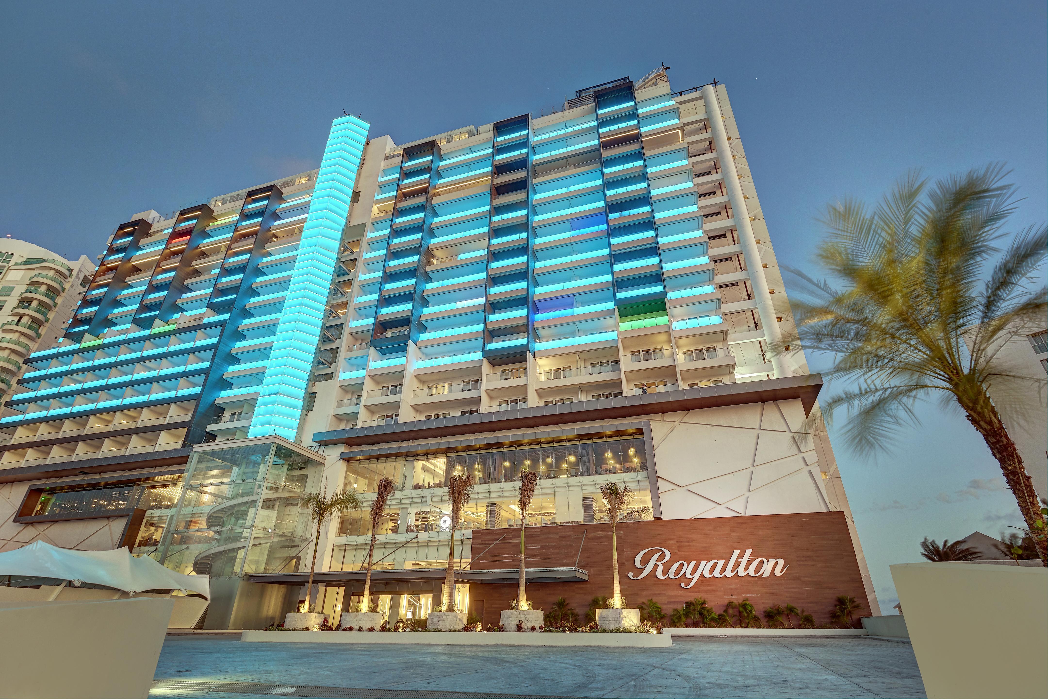 Royalton Chic Cancun, An Autograph Collection All-Inclusive Resort - Adults Only Bagian luar foto Royalton Riviera Cancun