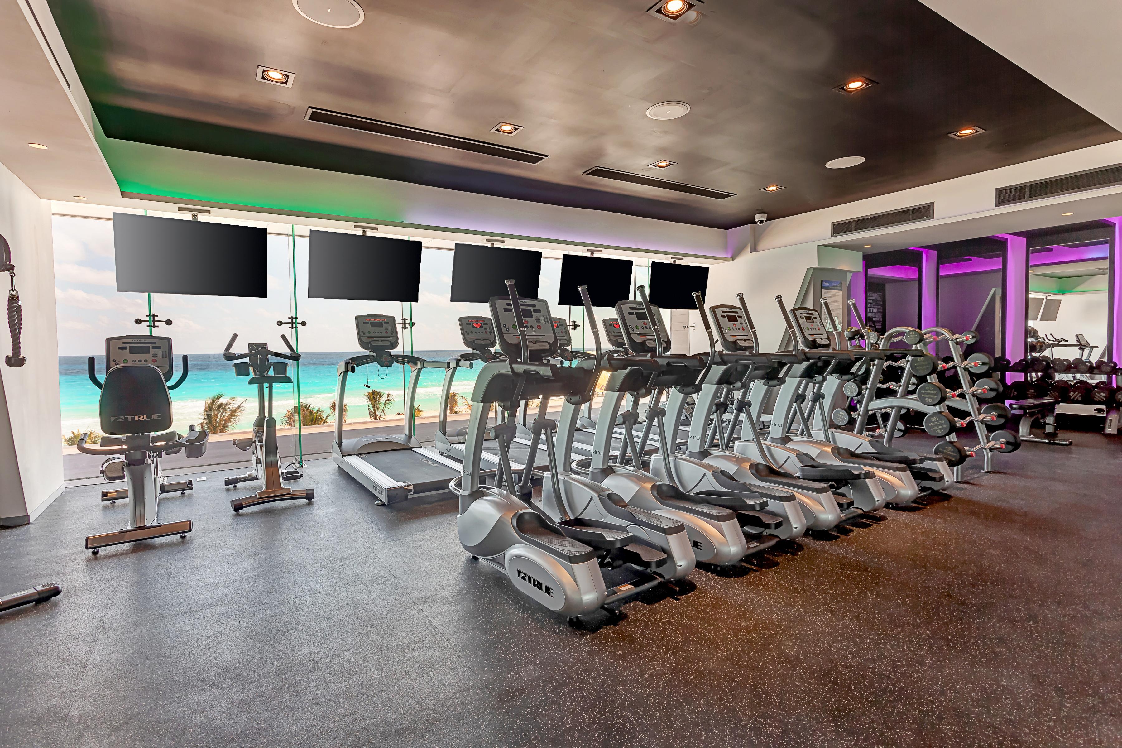 Royalton Chic Cancun, An Autograph Collection All-Inclusive Resort - Adults Only Bagian luar foto The gym at the hotel